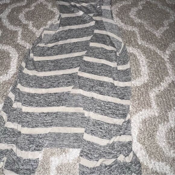 Urban outfitters size small tank - Picture 4 of 4